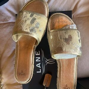 BRAND NEW Lane Boots espadrille slide, silver charo/champagne metallic in box